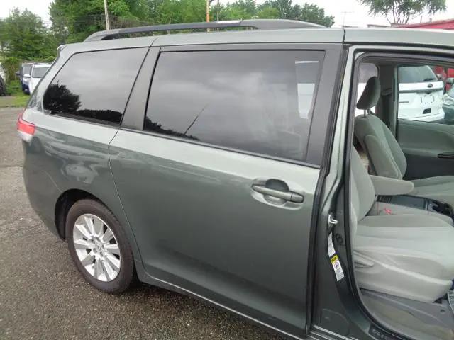 2013 Toyota Sienna LE 7 Passenger