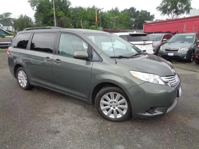 2013 Toyota Sienna LE 7 Passenger