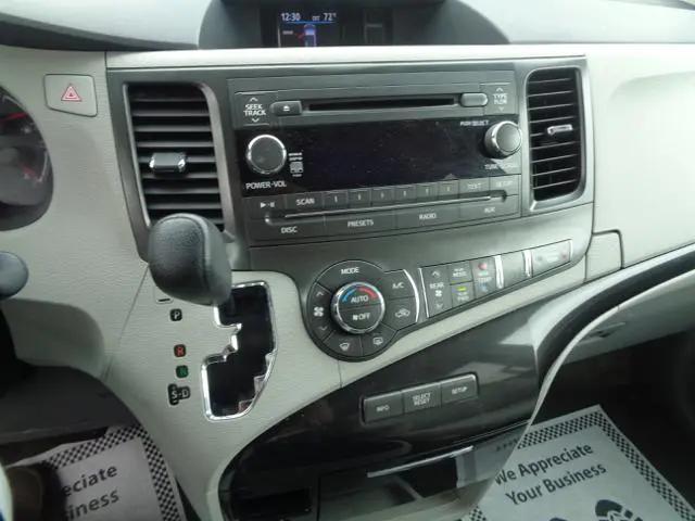 2013 Toyota Sienna LE 7 Passenger