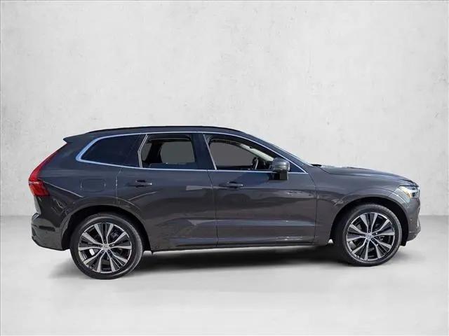 2022 Volvo XC60 B5 Momentum