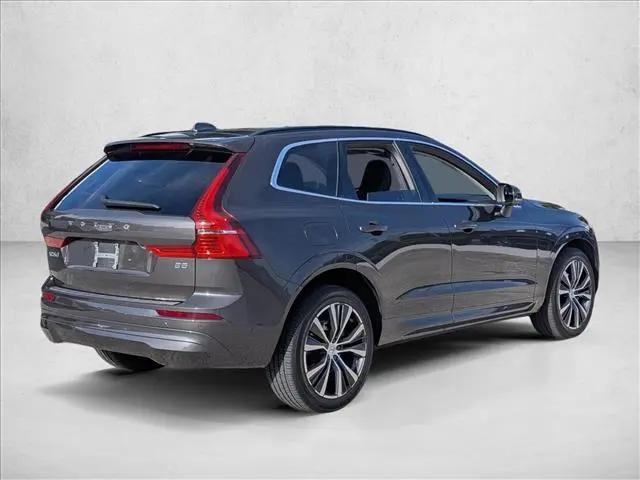 2022 Volvo XC60 B5 Momentum