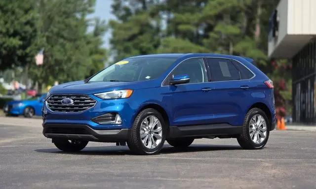 2024 Ford Edge Titanium