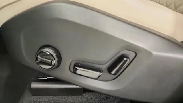 2026 Volvo XC60 Plug-In Hybrid Plus, T8 AWD Electric/Gasoline, Dark
