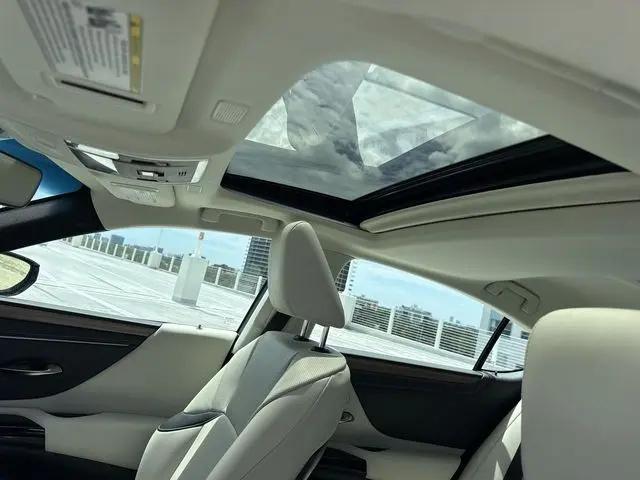 2024 Lexus ES 300h ES 300h