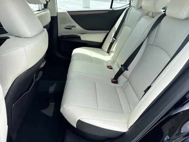 2024 Lexus ES 300h ES 300h