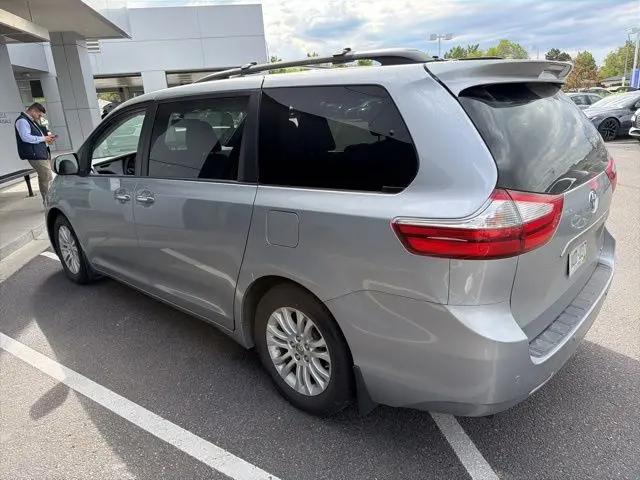 2015 Toyota Sienna XLE 8 Passenger