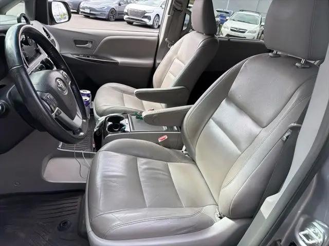 2015 Toyota Sienna XLE 8 Passenger