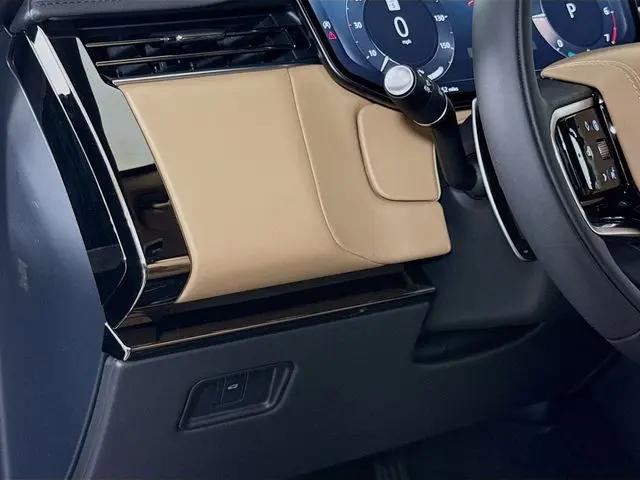 2026 Land Rover Range Rover Sport P360 SE