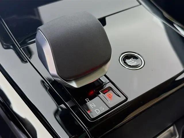 2026 Land Rover Range Rover Sport P360 SE