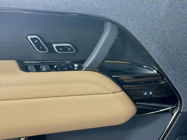 2026 Land Rover Range Rover Sport P360 SE