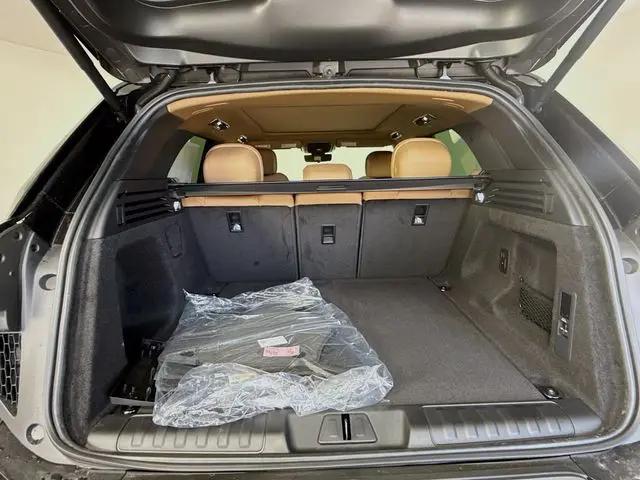 2026 Land Rover Range Rover Sport P360 SE