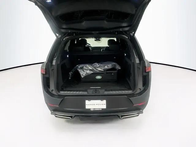 2026 Land Rover Range Rover Sport P360 SE