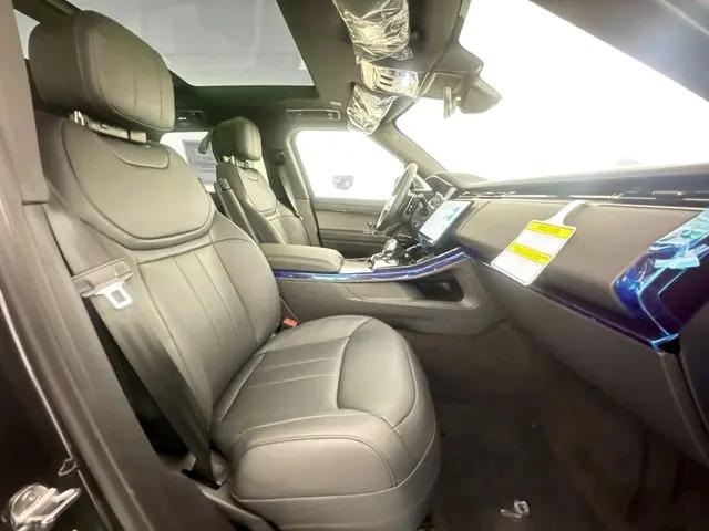 2026 Land Rover Range Rover Sport P360 SE