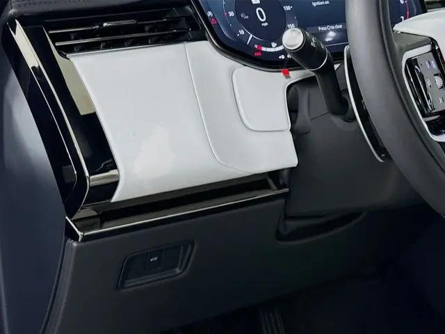 2026 Land Rover Range Rover Sport P360 SE