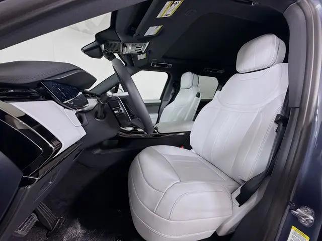 2026 Land Rover Range Rover Sport P360 SE