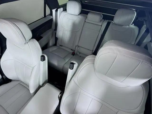 2026 Land Rover Range Rover Sport P360 SE