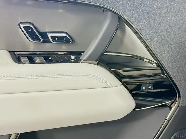 2026 Land Rover Range Rover Sport P360 SE