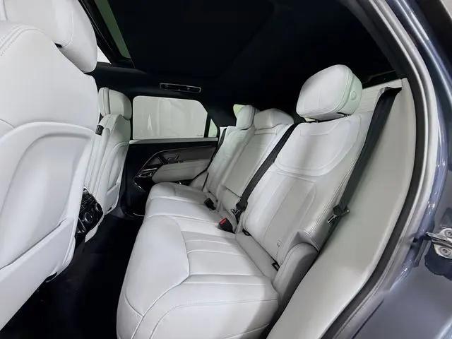 2026 Land Rover Range Rover Sport P360 SE