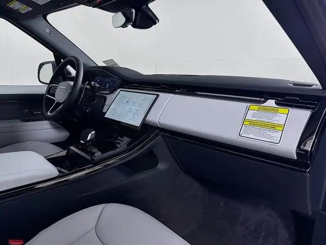 2026 Land Rover Range Rover Sport P360 SE