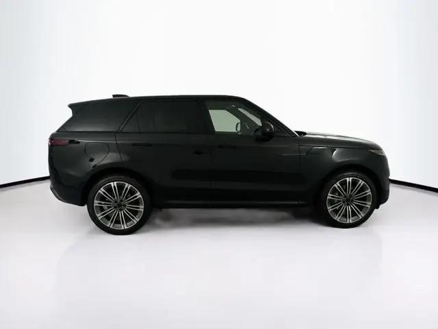 2026 Land Rover Range Rover Sport P360 SE