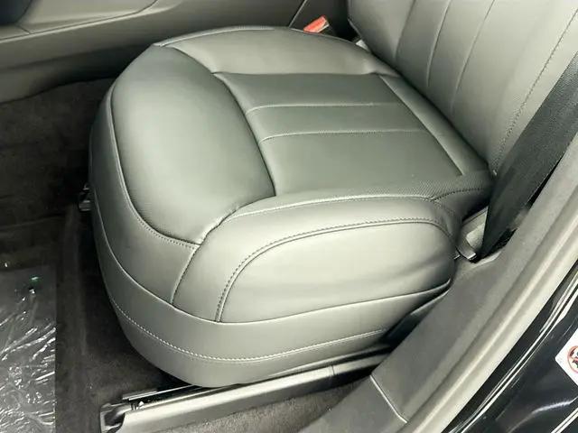 2026 Land Rover Range Rover Sport P360 SE