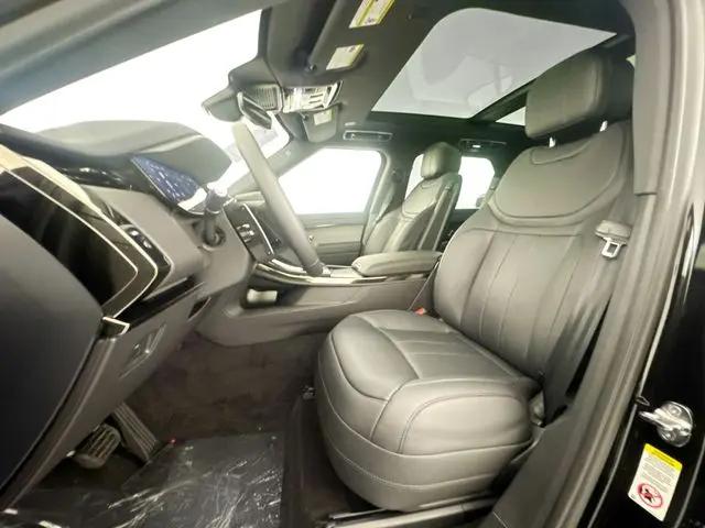 2026 Land Rover Range Rover Sport P360 SE