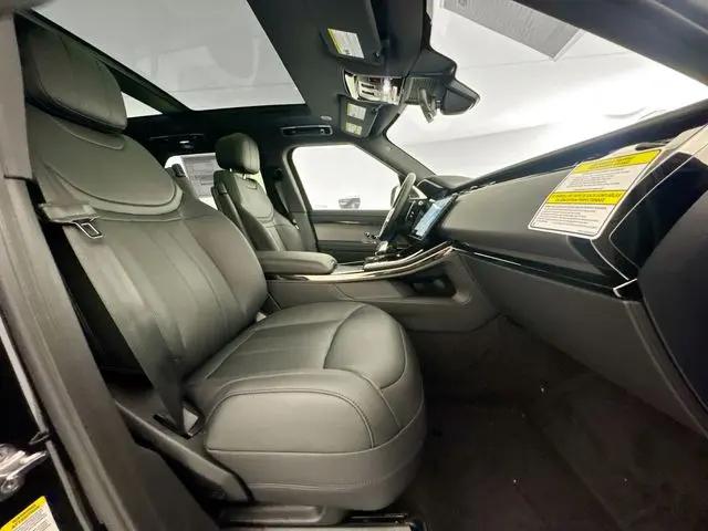 2026 Land Rover Range Rover Sport P360 SE
