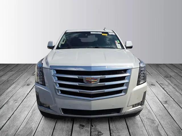 2016 Cadillac Escalade Luxury Collection