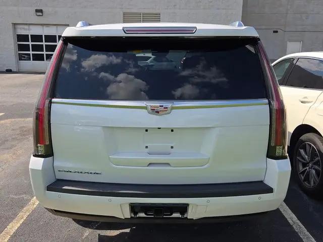 2016 Cadillac Escalade Luxury Collection