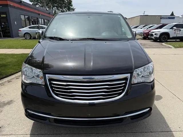2015 Chrysler Town & Country Touring-L