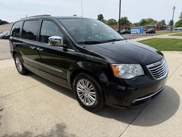 2015 Chrysler Town & Country Touring-L