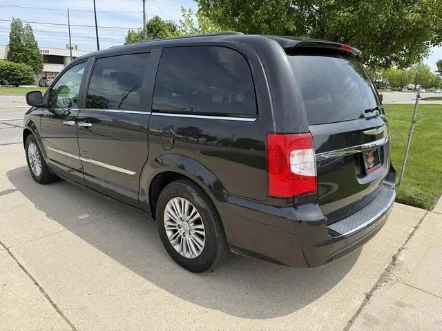 2015 Chrysler Town & Country Touring-L