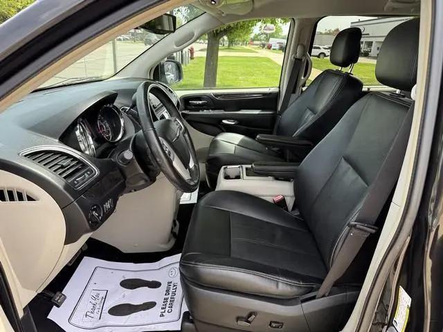 2015 Chrysler Town & Country Touring-L