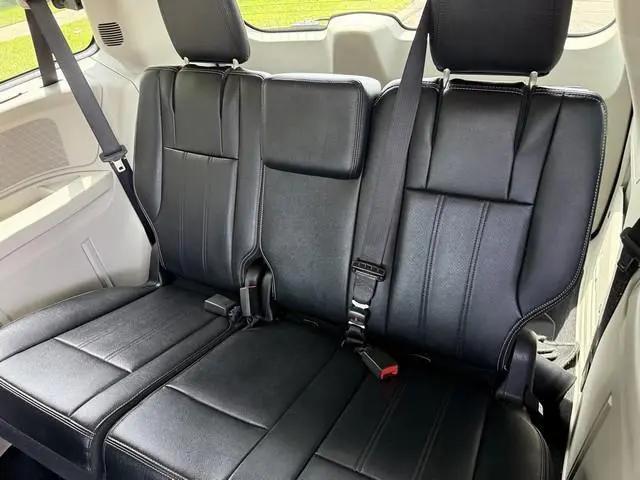 2015 Chrysler Town & Country Touring-L