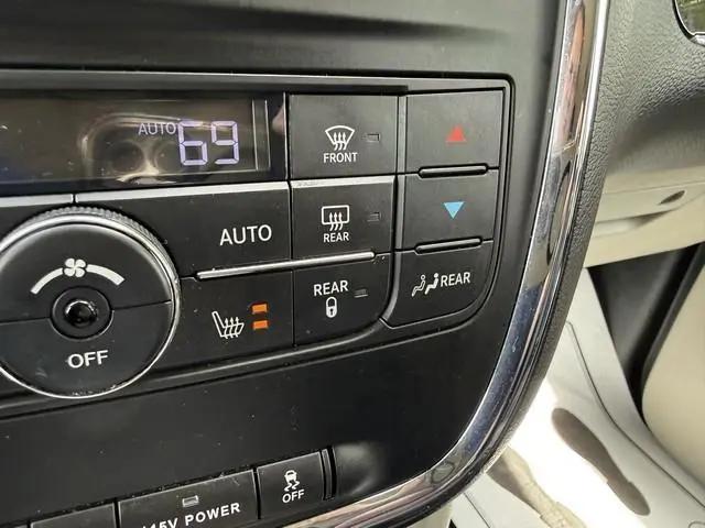2015 Chrysler Town & Country Touring-L