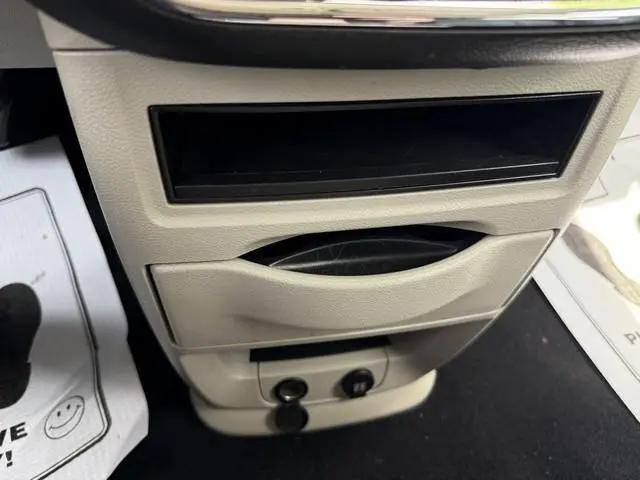 2015 Chrysler Town & Country Touring-L