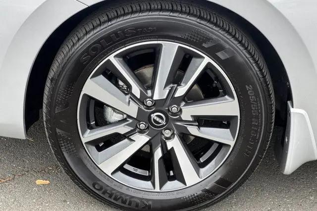 2025 Nissan Versa 1.6 SV