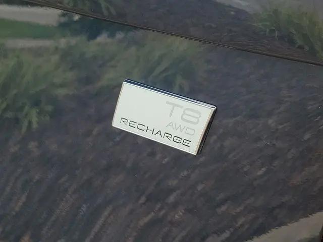 2024 Volvo XC90 Recharge T8 Plus 6-Seater