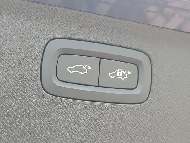 2024 Volvo XC90 Recharge T8 Plus 6-Seater