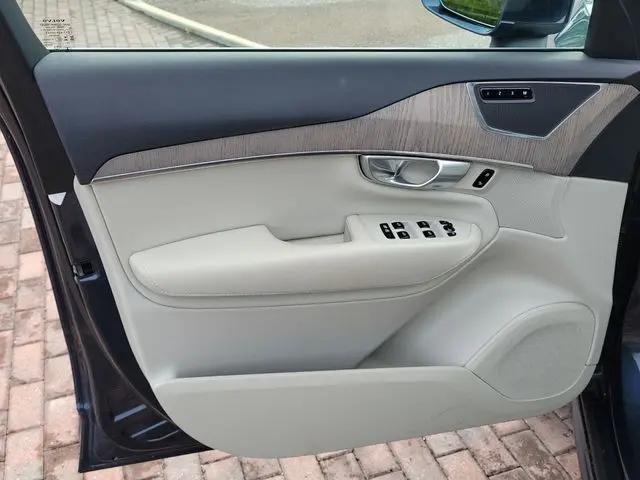 2024 Volvo XC90 Recharge T8 Plus 6-Seater