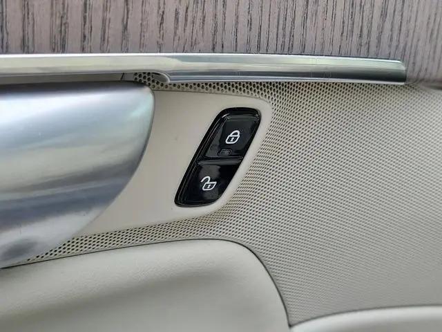 2024 Volvo XC90 Recharge T8 Plus 6-Seater