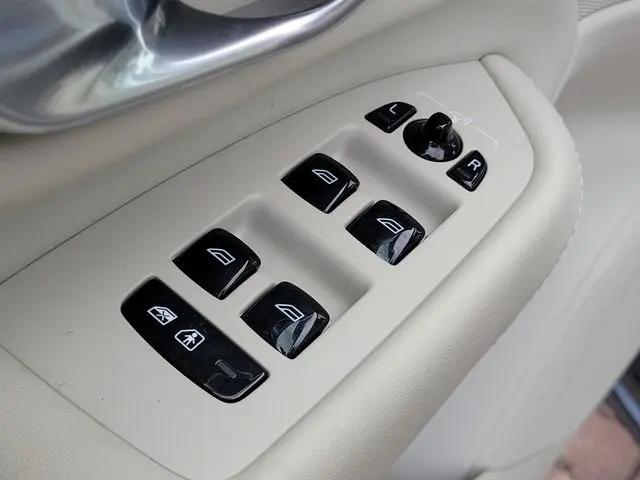 2024 Volvo XC90 Recharge T8 Plus 6-Seater