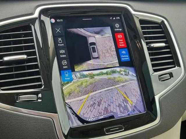 2024 Volvo XC90 Recharge T8 Plus 6-Seater