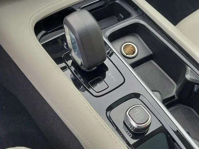 2024 Volvo XC90 Recharge T8 Plus 6-Seater