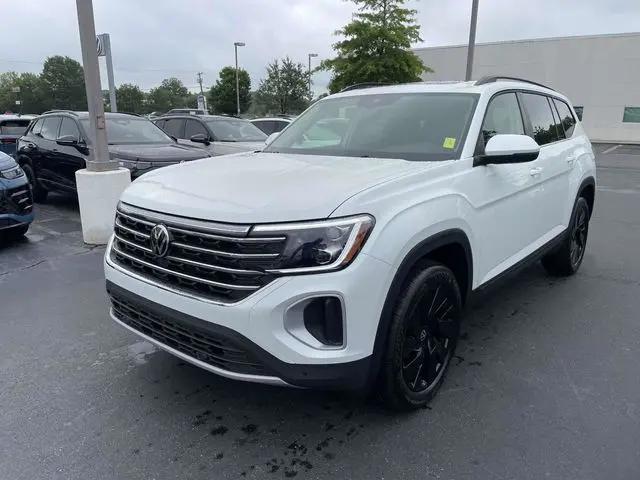 2026 Volkswagen Atlas SE with Technology