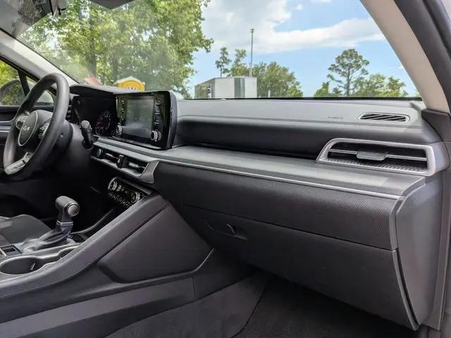 2023 Kia K5 LXS