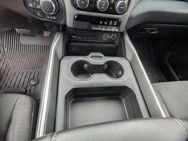 2019 Ram 1500 Big Horn/Lone Star Crew Cab 4x4 57 Box
