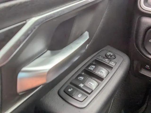 2019 Ram 1500 Big Horn/Lone Star Crew Cab 4x4 57 Box