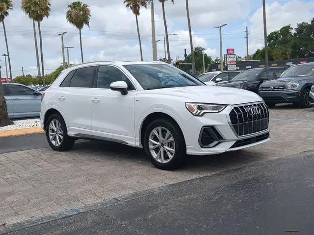 2024 Audi Q3 Premium 45 TFSI S line quattro Tiptronic