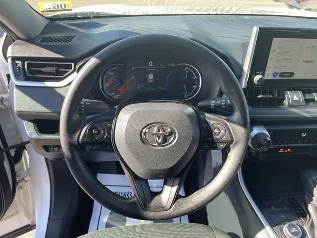 2025 Toyota RAV4 Hybrid LE